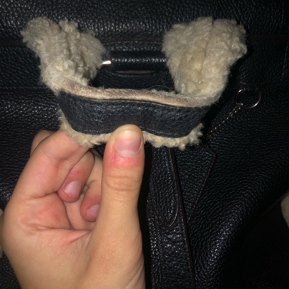 Shearling coach ( drawstring/mini backpack ) - Picture 8 of 8